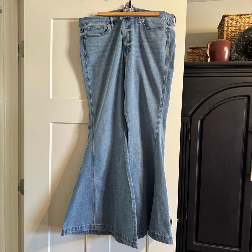 Super Flare light wash jeans - Picture 2 of 7
